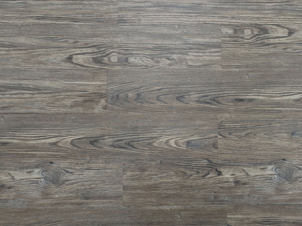 พื้น LVT สีเทาอ่อน ไม้น้ำตาล 6×36